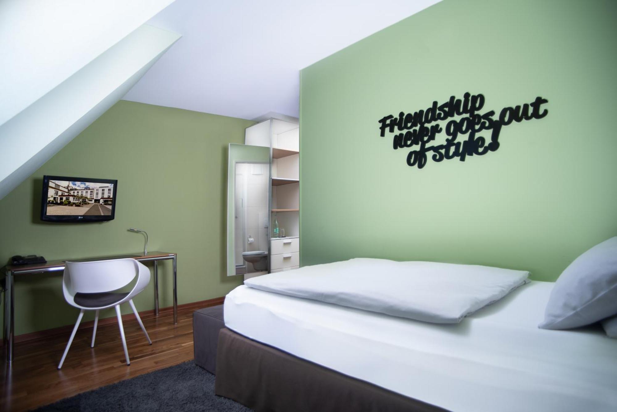 &Repeat Koeln Airport Hotel Eksteriør billede