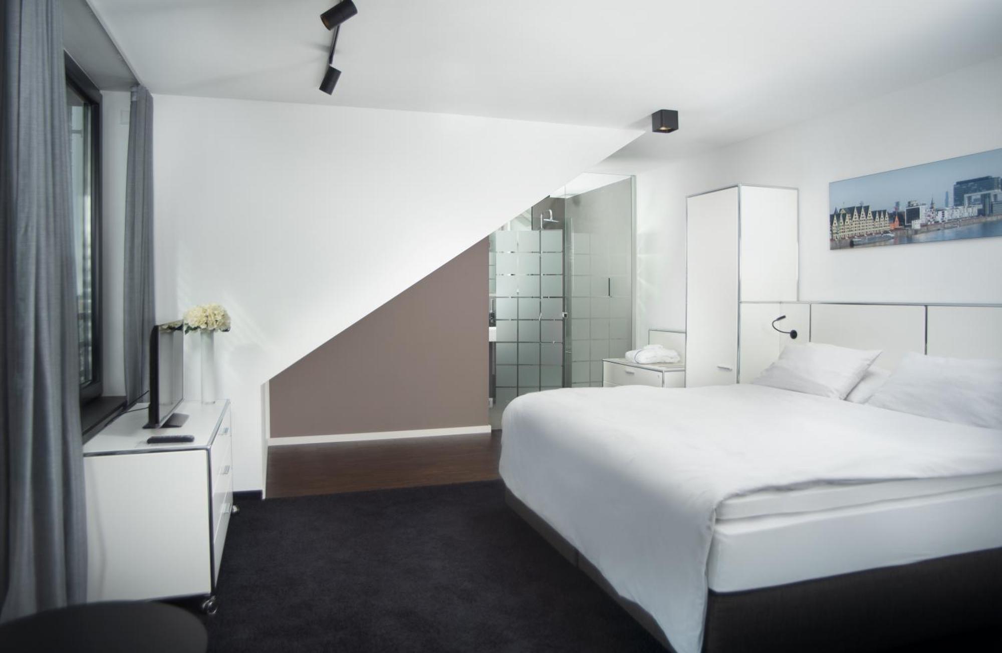 &Repeat Koeln Airport Hotel Eksteriør billede