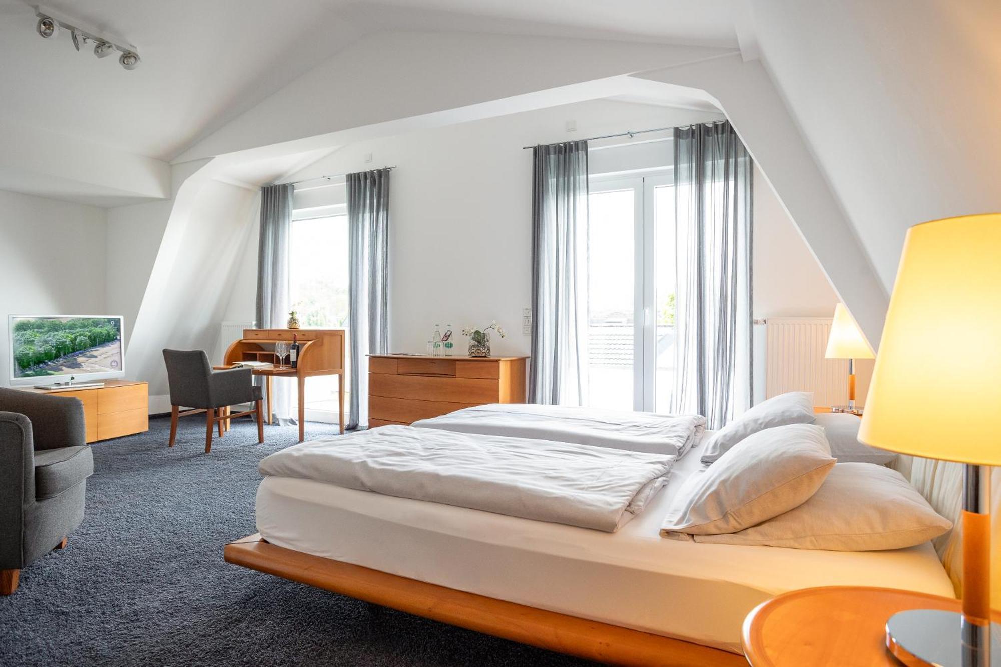 &Repeat Koeln Airport Hotel Eksteriør billede